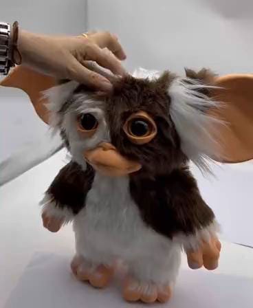 Gremlins Life-Size Plush Figure with Sound Gizmo 25 cm 0840150267706