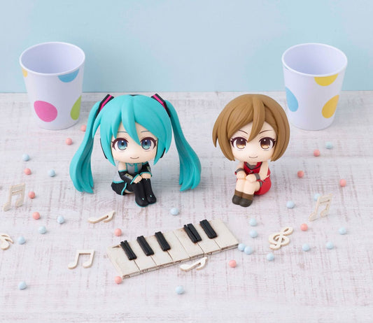 Character Vocal Series Look Up PVC Statue Hatsune Miku & Meiko Set (with gift) 11 cm      4535123846403