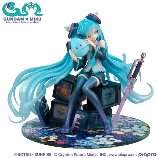 Mobile Suit Gundam x Hatsune Miku Lucrea PVC Statue Hatsune Miku x OO Gundam 45th Anniversary 17 cm         4535123847608