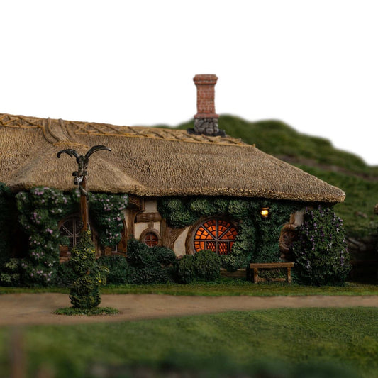 Lord of the Rings Statue The Green Dragon Inn 9420024747629