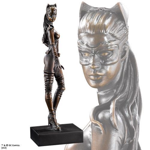  DC Comics: Batman - Catwoman Bronze Sculpt  0849241001472