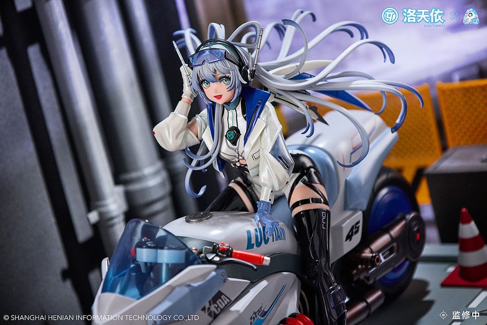 Vsinger PVC Statue 1/7 Vsinger Luo Tianyi Retro-Future Storm Driver Ver. 23 cm 6977178990041