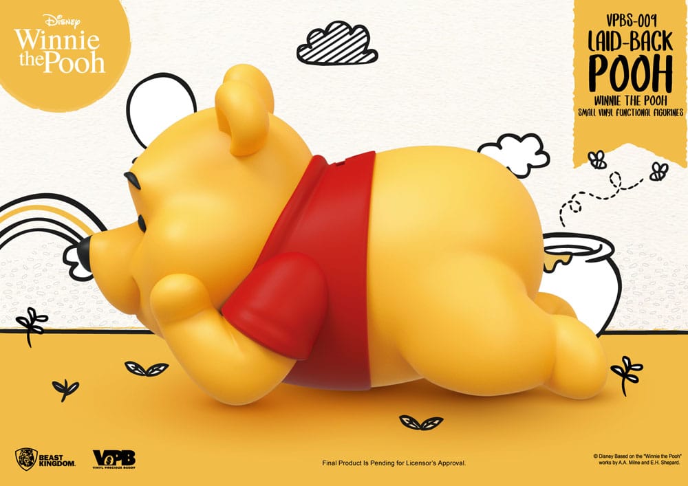 Winnie The Pooh Small Vinyl Bank laid-back Winnie 17 cm 4711385253573