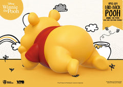 Winnie The Pooh Small Vinyl Bank laid-back Winnie 17 cm 4711385253573