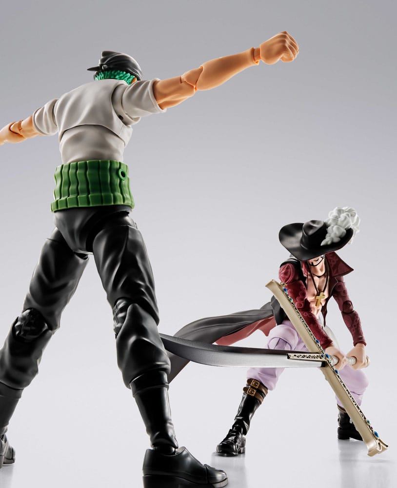 One Piece S.H.Figuarts Action Figure Dracule Mihawk Hawkeye 17 cm       4573102676160