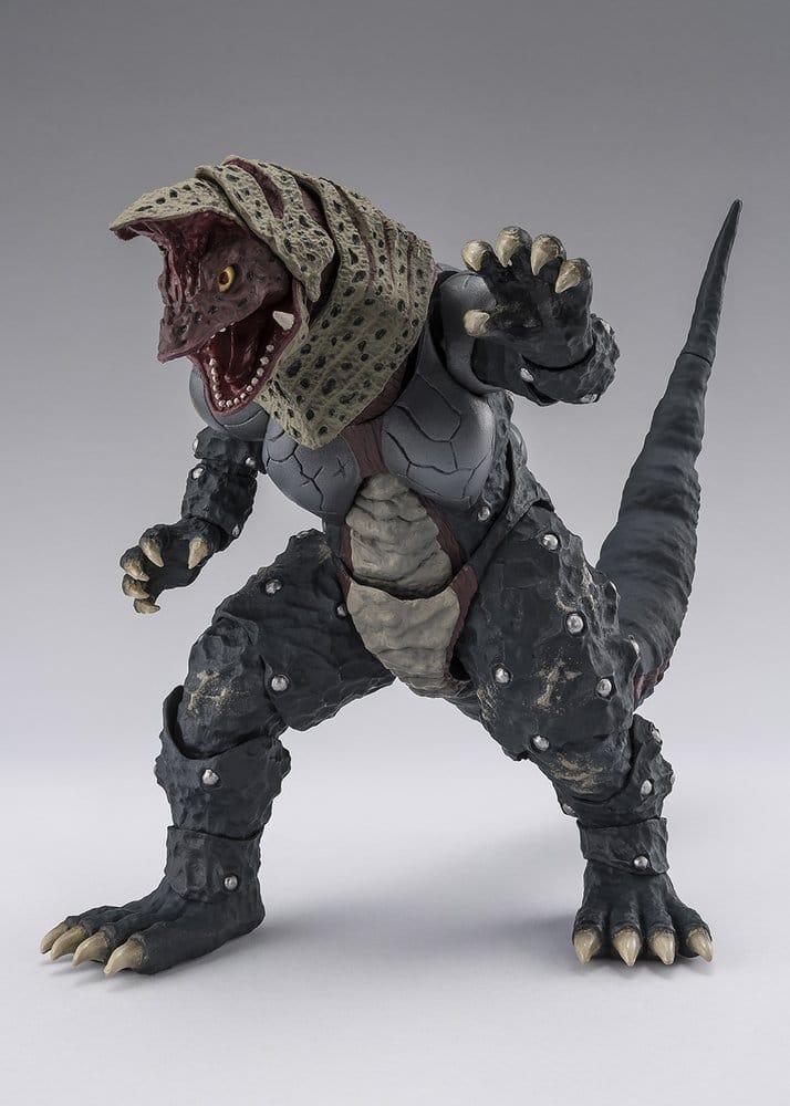 Ultraman Series S.H.Figuarts Shinkocchou Seihou Action Figure Golza 30th Anniversary Edition 15 cm        4573102721709