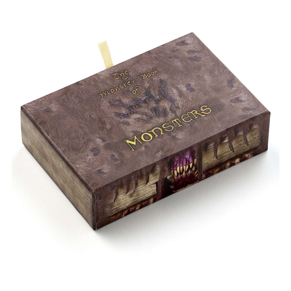 Harry Potter: Monster Book Keychain and Pin Badge Gift Set  5055583462801