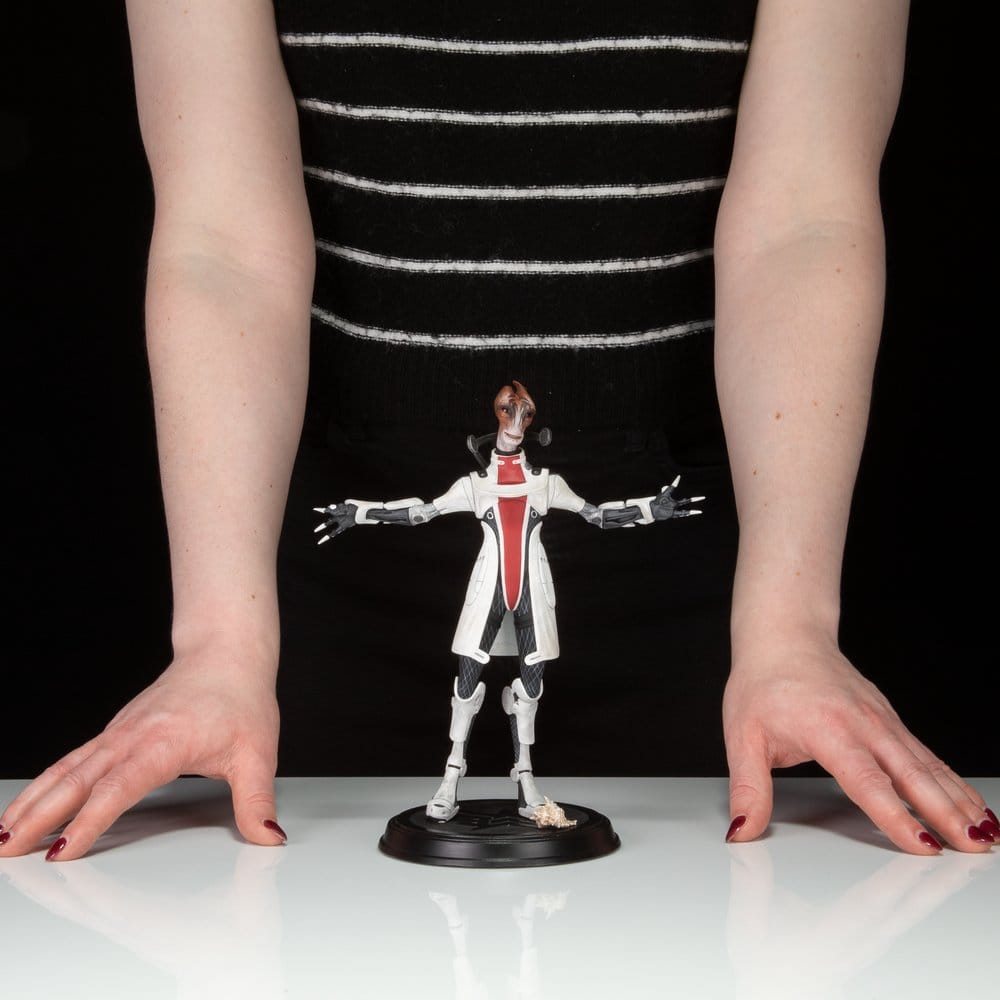 Mass Effect PVC Figur Mordin Solus 23 cmMass Effect PVC Figure Mordin Solus 23 cmMass Effect figurine PVC Mordin Solus 23 cmMass Effect Figura PVC Mordin Solus 23 cm 0761568014655