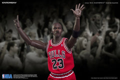 NBA Collection Real Masterpiece Actionfigur 1/6 Michael Jordan Series 2 (Road Jersey Edition) 33 cmNBA Collection figurine Real Masterpiece 1/6 Michael Jordan Series 2 (Road Jersey Edition) 33 cmNBA Collection Figura Real Masterpiece 1/6 Michael Jordan Se 4897020281146