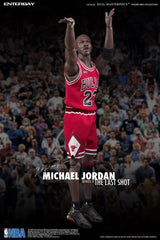 NBA Collection Real Masterpiece Actionfigur 1/6 Michael Jordan Series 2 (Road Jersey Edition) 33 cmNBA Collection figurine Real Masterpiece 1/6 Michael Jordan Series 2 (Road Jersey Edition) 33 cmNBA Collection Figura Real Masterpiece 1/6 Michael Jordan Se 4897020281146