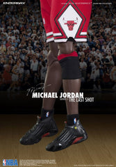 NBA Collection Real Masterpiece Actionfigur 1/6 Michael Jordan Series 2 (Road Jersey Edition) 33 cmNBA Collection figurine Real Masterpiece 1/6 Michael Jordan Series 2 (Road Jersey Edition) 33 cmNBA Collection Figura Real Masterpiece 1/6 Michael Jordan Se 4897020281146