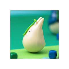 My Neighbor Totoro Round Bottomed Figurine Small Totoro with leaf 5 cm 4970381496630