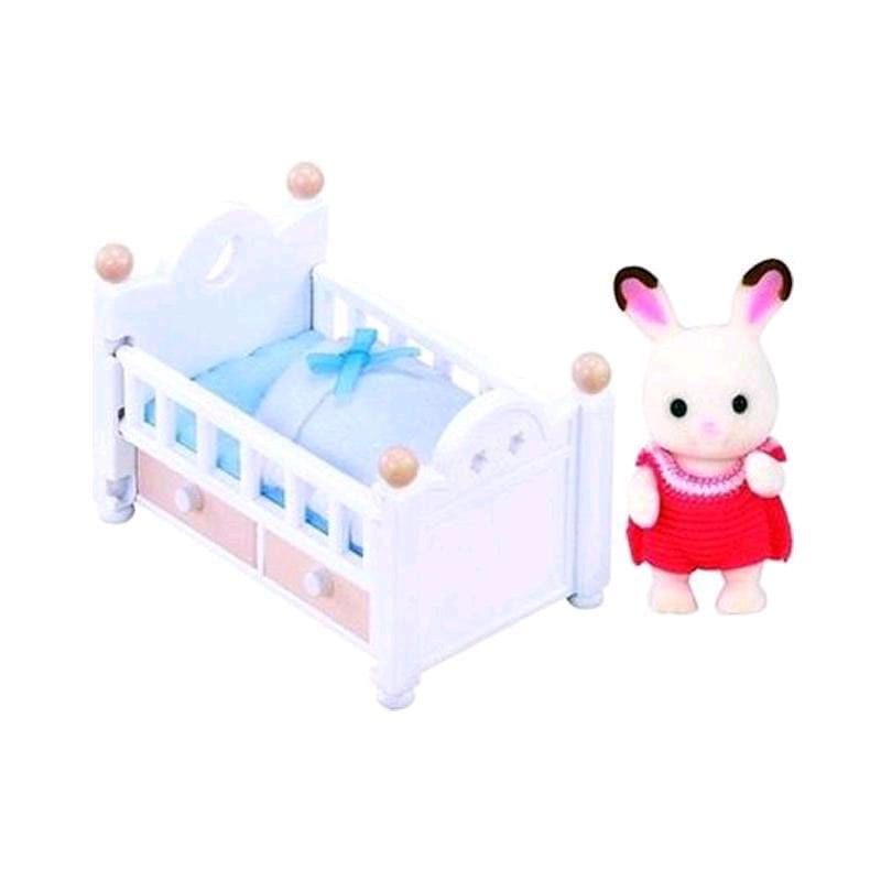 Sylvanian Families: Chocolate bunnies baby with baby cot figure 5 cm  5054131050170