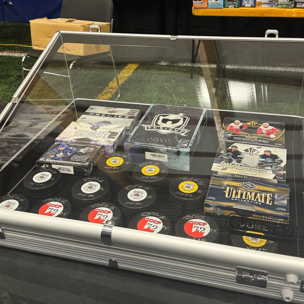 Evoretro Trading Card Display Suitcase  3701492108799