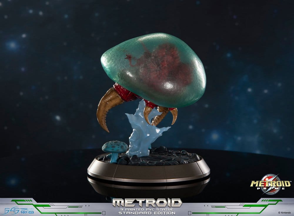 Metroid Prime PVC Figure Metroid (Standard) (Glow in the Dark) 21 cm 5060316628638