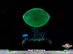 Metroid Prime PVC Figure Metroid (Standard) (Glow in the Dark) 21 cm 5060316628638