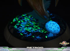 Metroid Prime PVC Figure Metroid (Standard) (Glow in the Dark) 21 cm 5060316628638