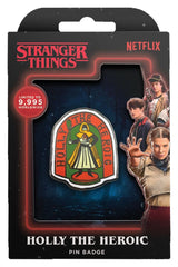 Stranger Things Ansteck-Pin Holly The Heroic Limited EditionStranger Things Pin Badge Holly The Heroic Limited EditionStranger Things Pin Holly The Heroic Limited EditionStranger Things Chapa Holly The Heroic Limited Edition 5061114760162