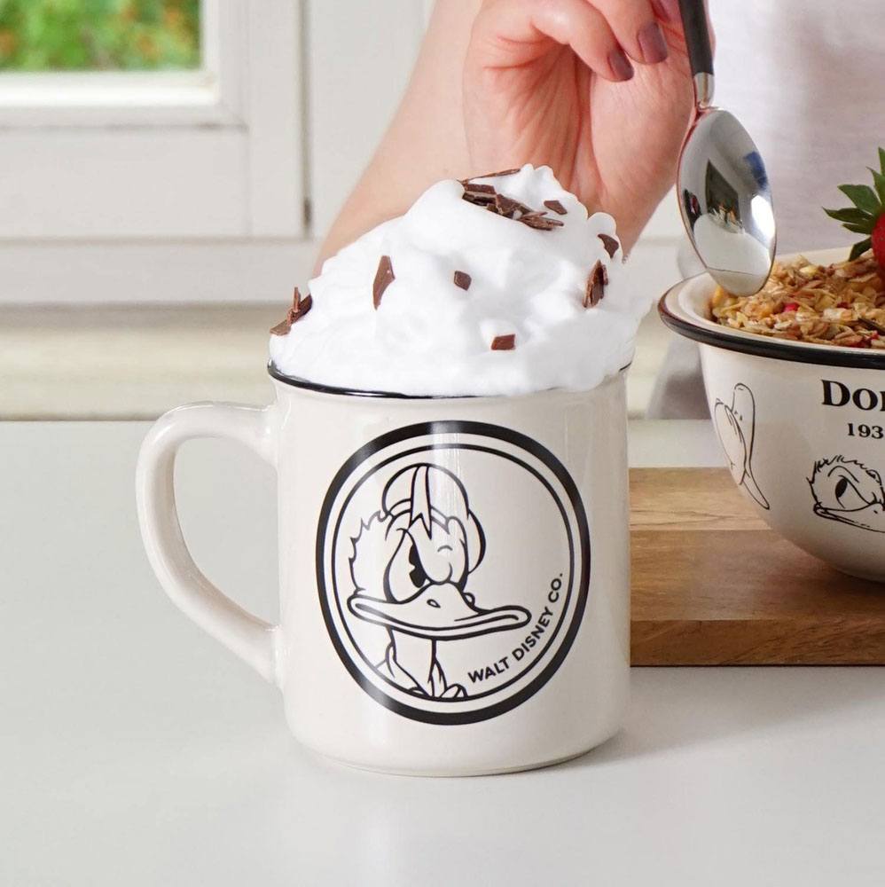Donald Duck Mug Donald In The Car 4051112137692