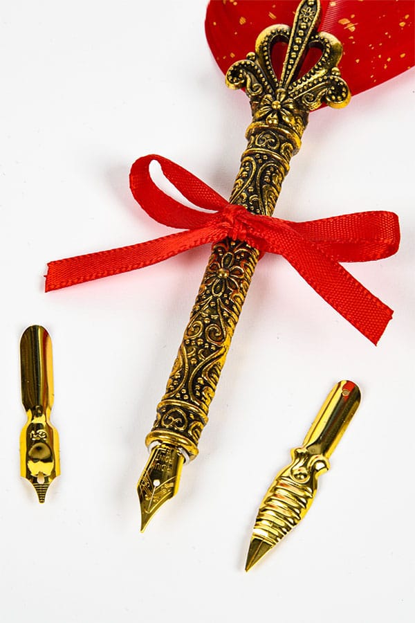 Dragon Age Gift Set Varric´s Writing Essential 0840316402590