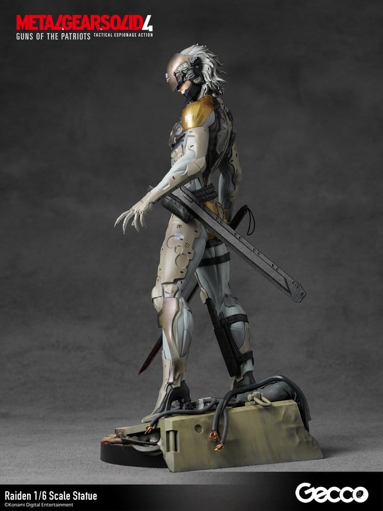 Metal Gear Solid 4 Guns of the Patriots Statue 1/6 Raiden 32 cm 4580744651035