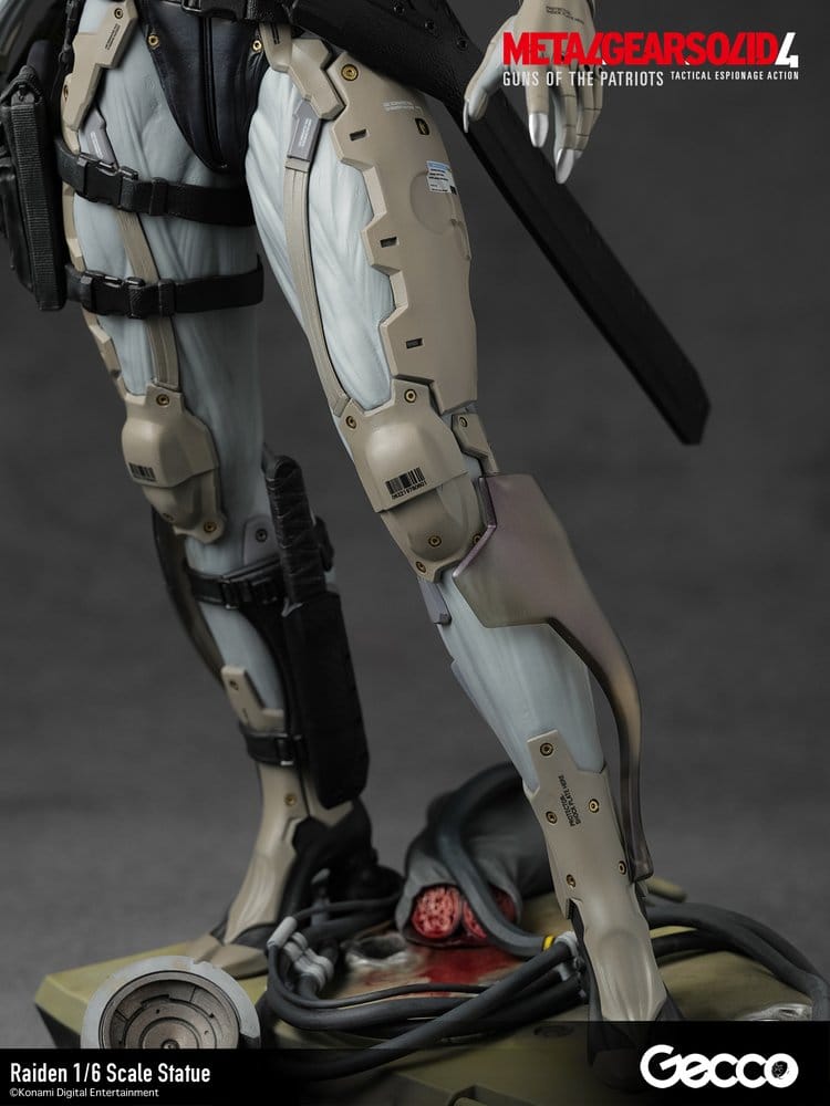 Metal Gear Solid 4 Guns of the Patriots Statue 1/6 Raiden 32 cm 4580744651035