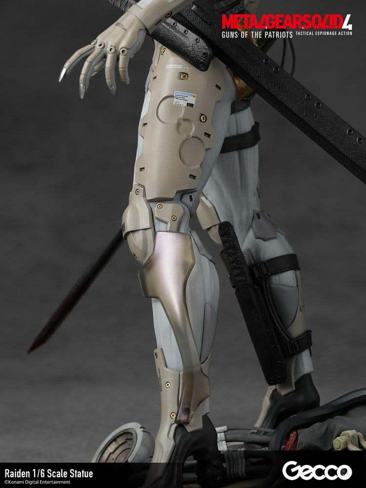 Metal Gear Solid 4 Guns of the Patriots Statue 1/6 Raiden 32 cm 4580744651035