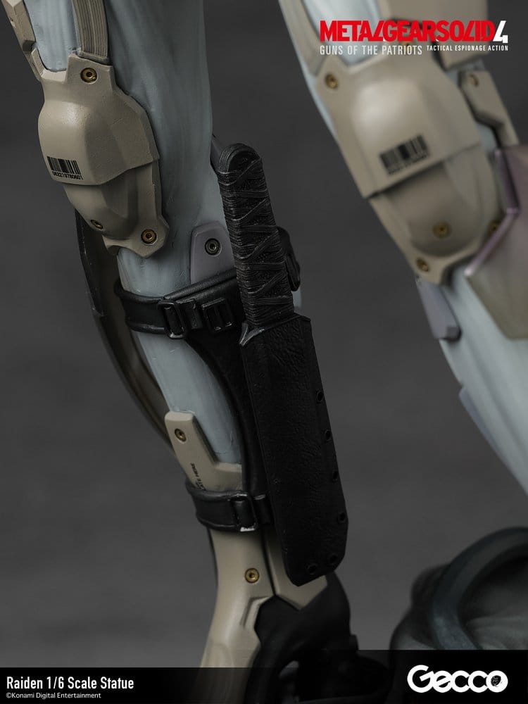 Metal Gear Solid 4 Guns of the Patriots Statue 1/6 Raiden 32 cm 4580744651035