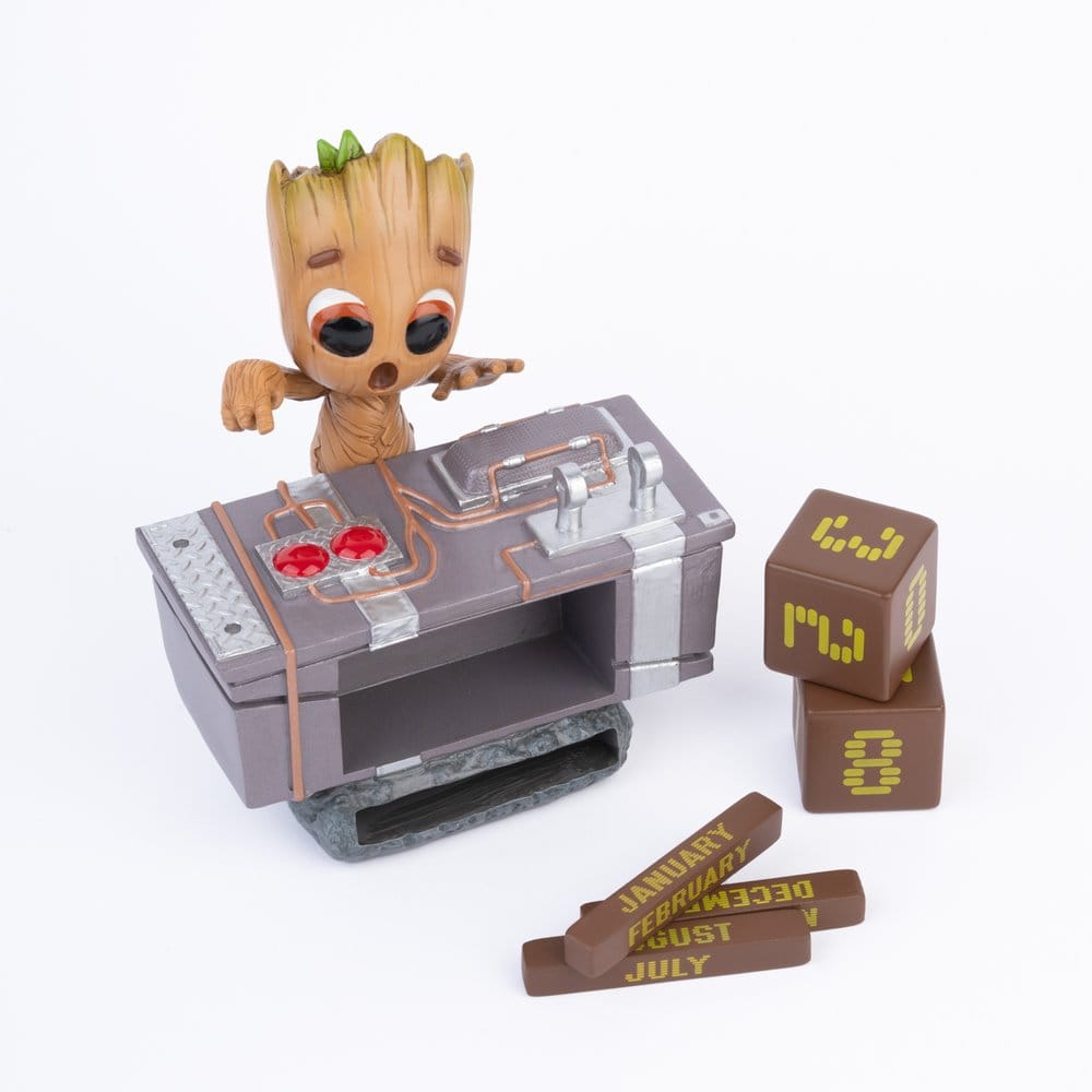 Marvel 3D Perpetual Calendar Groot Death Button 12 cm 8435497280789
