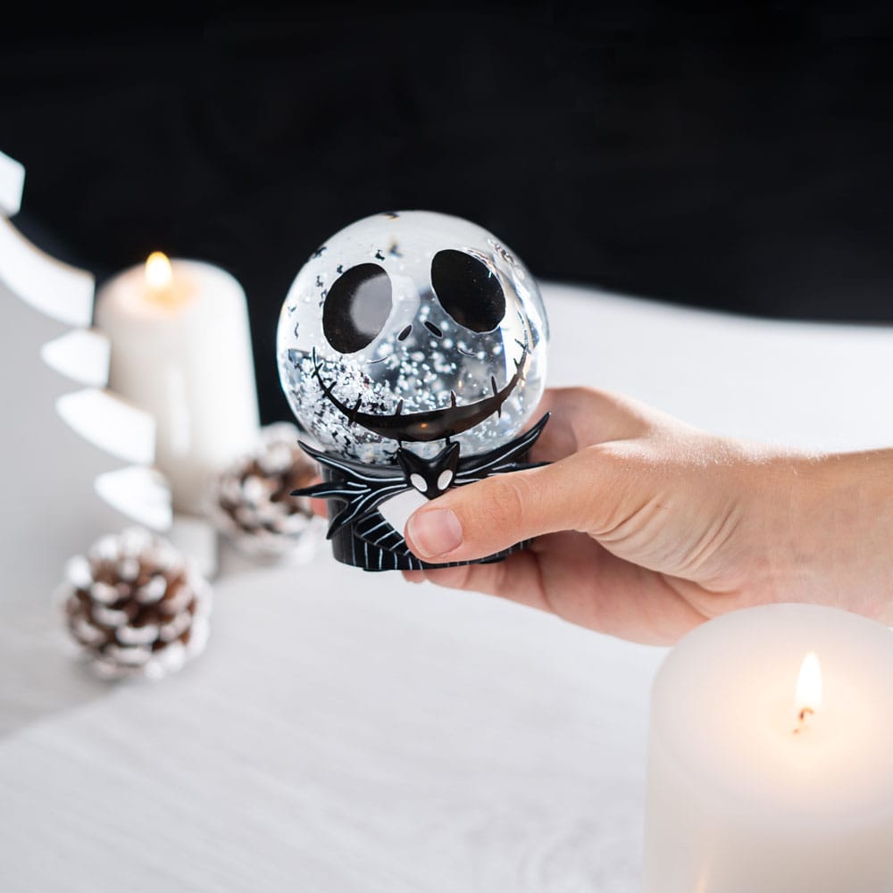 The Nightmare Before Christmas Snow Globe  8435497297312