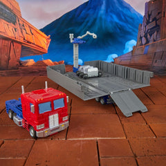 The Transformers: The Movie Generations Studio Series Commander Class Action Figure Optimus Prime 18 cm 5010996211835