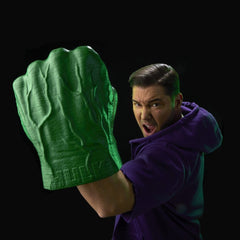 The Incredible Hulk Marvel Legends Premium Roleplay Fists 5010996435620