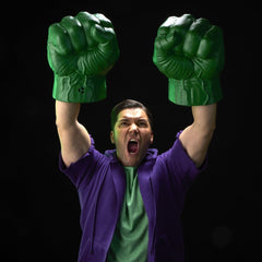 The Incredible Hulk Marvel Legends Premium Roleplay Fists 5010996435620