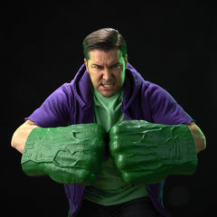 The Incredible Hulk Marvel Legends Premium Roleplay Fists 5010996435620