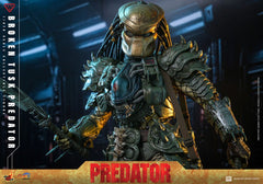 Alien vs. Predator Comic Masterpiece Action Figure 1/6 Broken Tusk Predator 35 cm 4895228623423