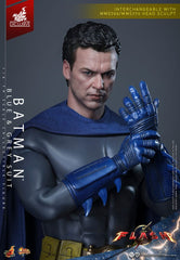 The Flash Movie Masterpiece Action Figure 1/6 Batman (Blue & Grey Suit) Limited Edition Hot Toys Exclusive 30 cm 915011