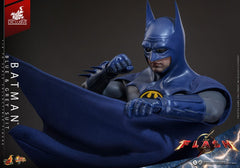 The Flash Movie Masterpiece Action Figure 1/6 Batman (Blue & Grey Suit) Limited Edition Hot Toys Exclusive 30 cm 915011