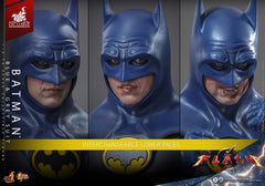The Flash Movie Masterpiece Action Figure 1/6 Batman (Blue & Grey Suit) Limited Edition Hot Toys Exclusive 30 cm 915011