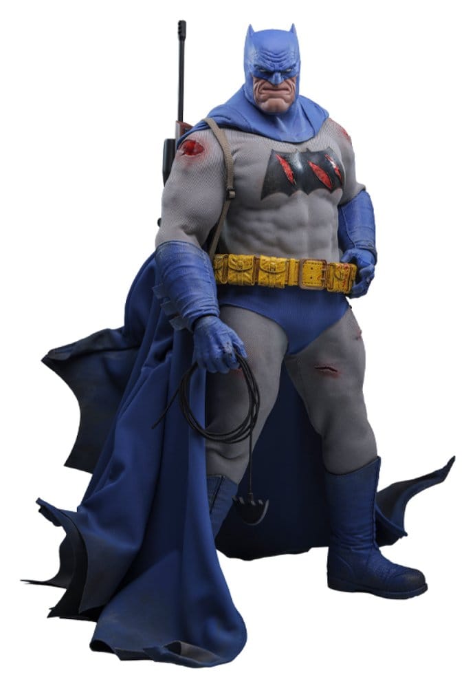 Batman: The Dark Knight Returns Comic Masterpiece Action Figure 1/6 Batman (Battle Damaged Version) 32 cm 4895228625007