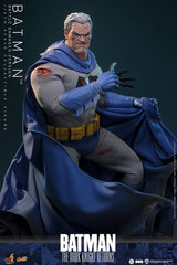 Batman: The Dark Knight Returns Comic Masterpiece Action Figure 1/6 Batman (Battle Damaged Version) 32 cm 4895228625007