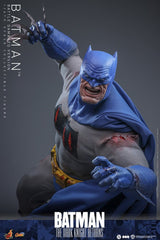 Batman: The Dark Knight Returns Comic Masterpiece Action Figure 1/6 Batman (Battle Damaged Version) 32 cm 4895228625007
