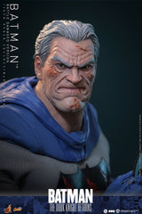 Batman: The Dark Knight Returns Comic Masterpiece Action Figure 1/6 Batman (Battle Damaged Version) 32 cm 4895228625007