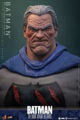 Batman: The Dark Knight Returns Comic Masterpiece Action Figure 1/6 Batman (Battle Damaged Version) 32 cm 4895228625007