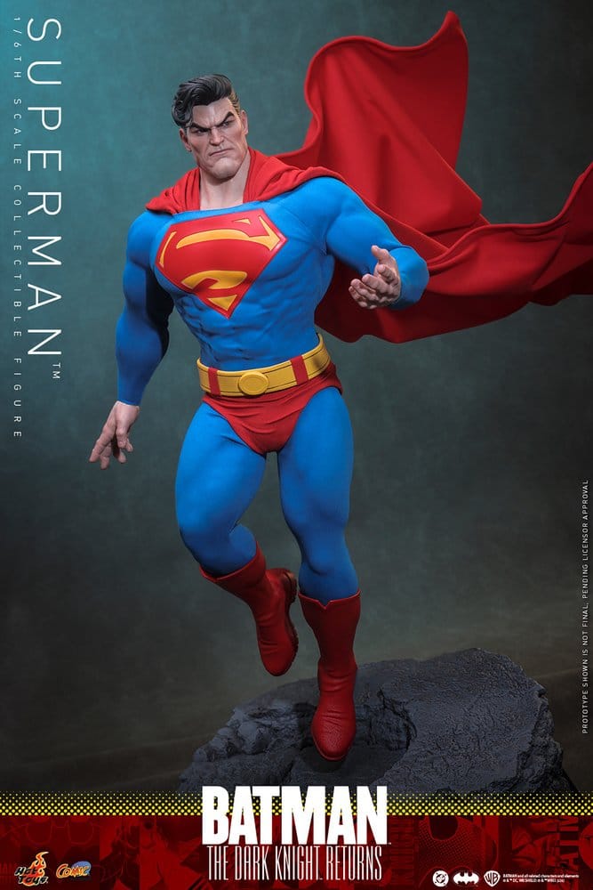 Batman: The Dark Knight Returns Comic Masterpiece Action Figure 1/6 Superman 34 cm 4895228625014