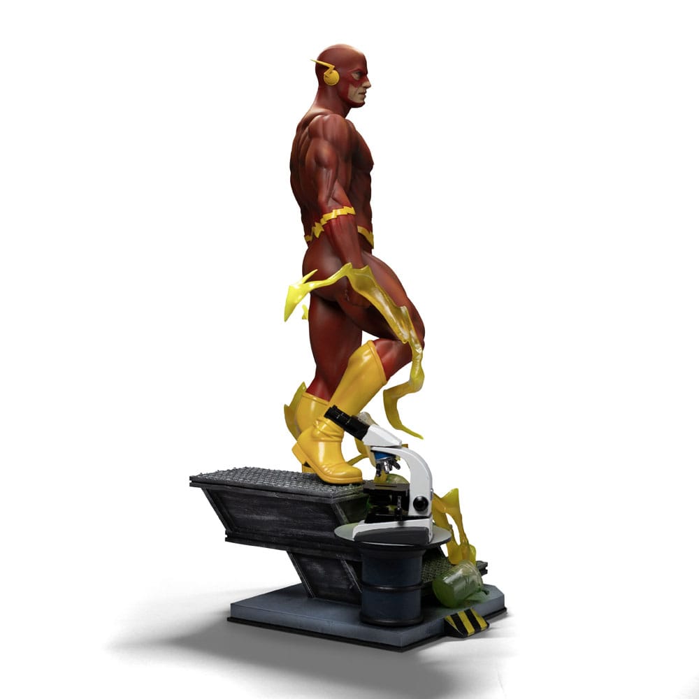 DC Comics Legacy Replica Statue 1/4 Flash 54 cm     0042882333944