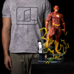 DC Comics Legacy Replica Statue 1/4 Flash 54 cm     0042882333944