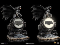 Zack Snyder's Justice League Deluxe Art Scale Statue 1/10 Batman on Batsignal 28 cm 0618231951222