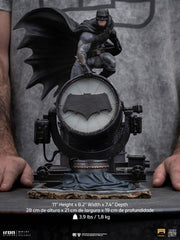 Zack Snyder's Justice League Deluxe Art Scale Statue 1/10 Batman on Batsignal 28 cm 0618231951222