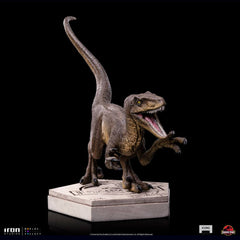 Jurassic World Icons Statue Velociraptor A 9 cm 0618231952014