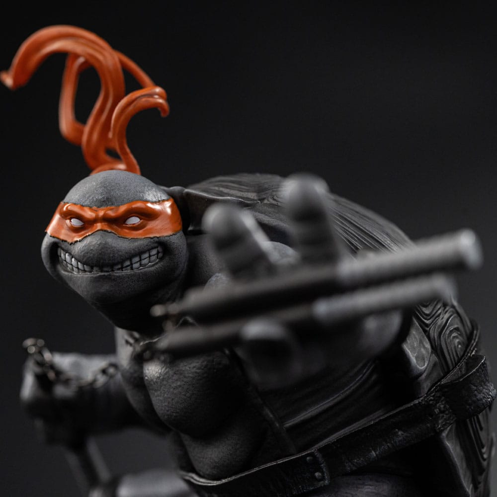 Teenage Mutant Ninja Turtles Art Scale Statue 1/10 Michelangelo Black and White Variant 26 cm heo exclusive 0618231957323